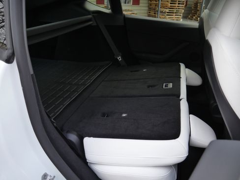 Used 2023 Tesla Model Y Long Range image 20