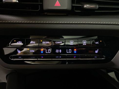 Certified 2023 Buick Envision Essence w/ Sport Touring Package AWD/4WD image 18
