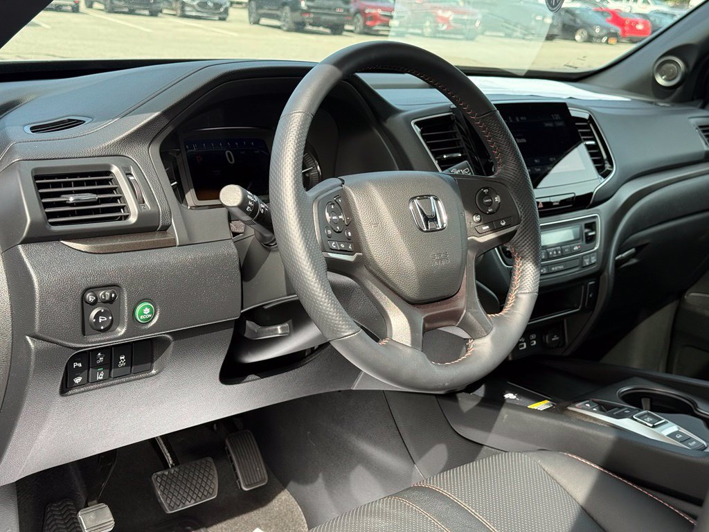 Used 2025 Honda Passport TrailSport image 26