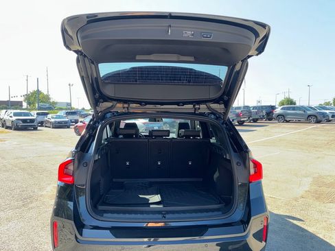 Used 2025 BMW X1 xDrive28i w/ M Sport Package AWD/4WD image 21