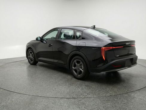 Used 2025 Kia K4 FWD image 5