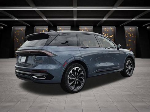New 2026 Lincoln Nautilus Reserve AWD/4WD image 2