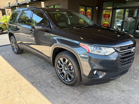 Used 2021 Chevrolet Traverse RS FWD image 4