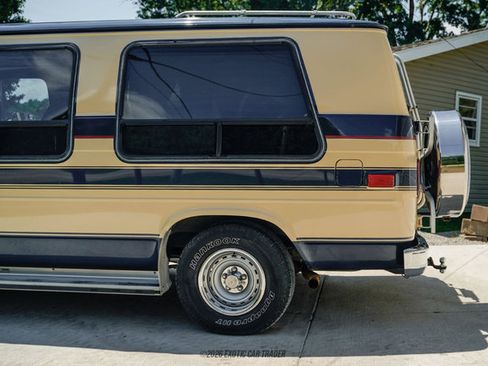 Used 1988 Chevrolet G20 RWD image 5