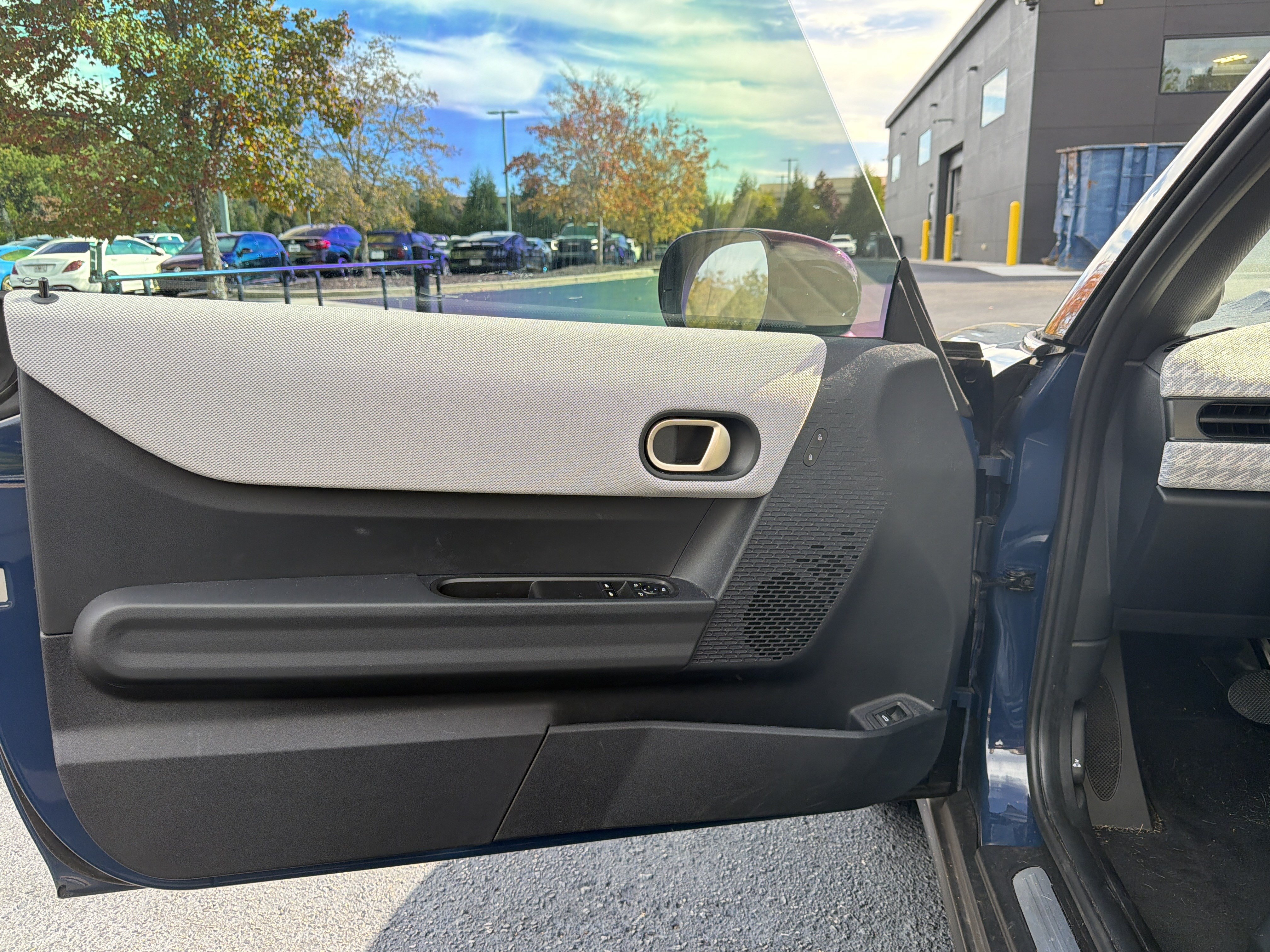 Used 2025 MINI Cooper 2-Door Hardtop FWD image 18