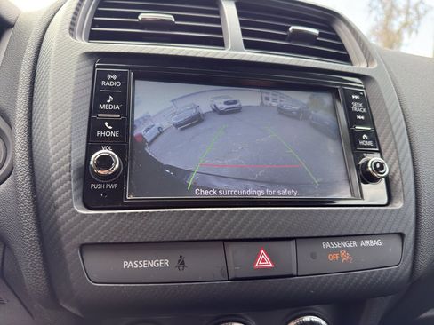Used 2025 Mitsubishi Outlander Sport ES AWD/4WD image 17