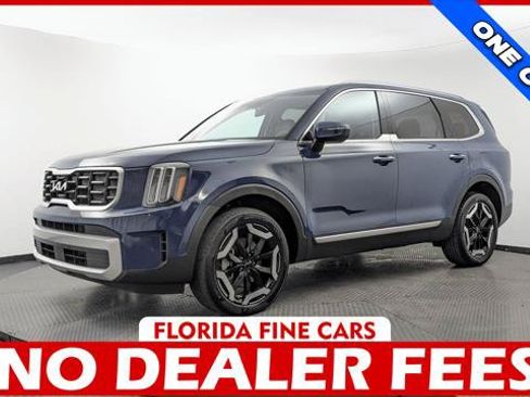 Used 2025 Kia Telluride S FWD image 1
