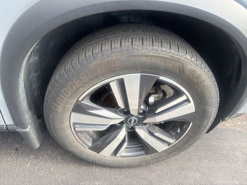 Certified 2023 Nissan Rogue SL w/ SL Premium Package image 12