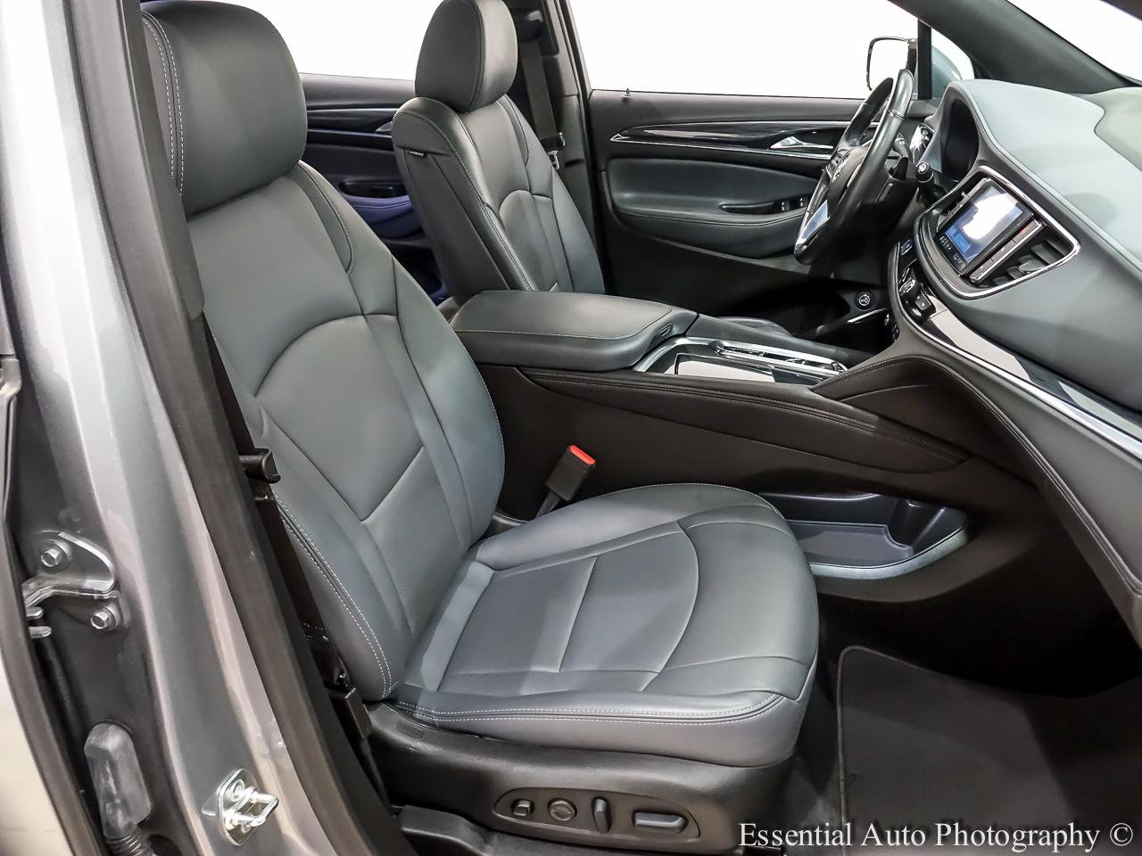 Used 2024 Buick Enclave Premium AWD/4WD image 34