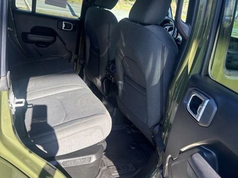 Used 2024 Jeep Wrangler Unlimited w/ Convenience Group AWD/4WD image 23