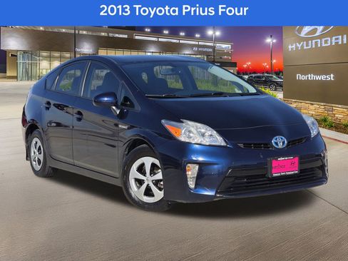 Used 2013 Toyota Prius Four image 1