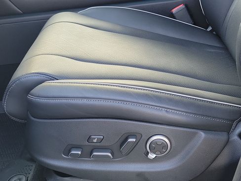 Certified 2026 Genesis GV80 2.5T Prestige AWD/4WD image 18