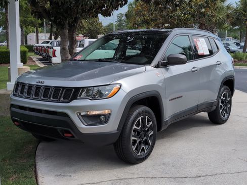 Used 2020 Jeep Compass Trailhawk AWD/4WD image 5