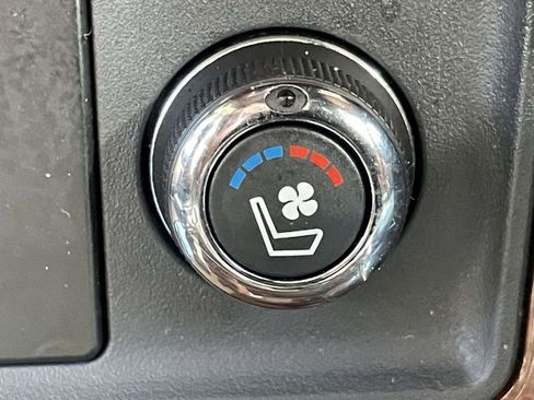 Used 2017 Nissan Armada Platinum w/ Captain Seat Package image 20