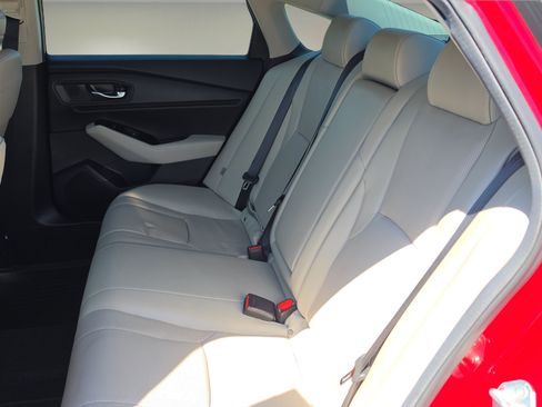 Used 2024 Honda Accord Touring image 13