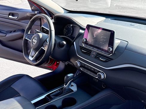 Used 2019 Nissan Altima 2.5 SR w/ SR Premium Package image 5