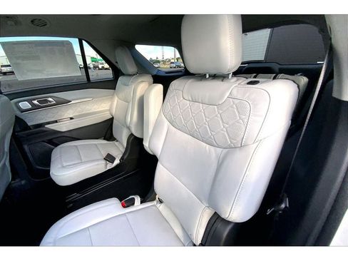 New 2026 Ford Explorer Platinum w/ LUX Leather Package AWD/4WD image 26