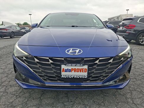 Used 2022 Hyundai Elantra Limited FWD image 2