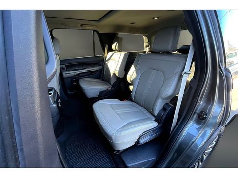 Used 2021 Ford Expedition Limited image 22