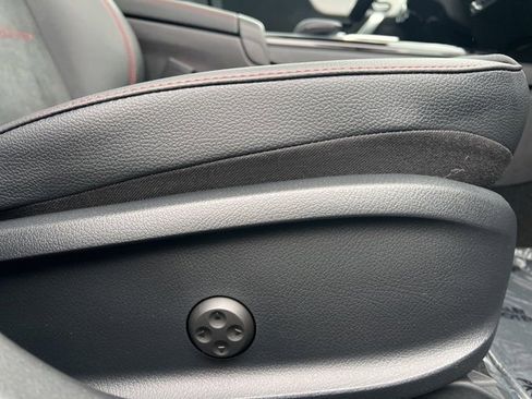 Used 2023 Mercedes-Benz CLA 250 4MATIC image 34