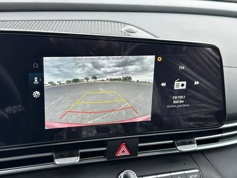 New 2025 Hyundai Elantra SEL image 16