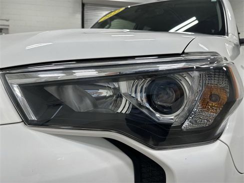 Used 2022 Toyota 4Runner SR5 image 11