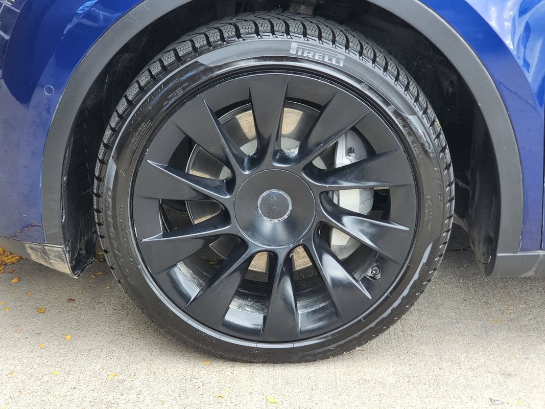 Used 2022 Tesla Model Y Long Range AWD/4WD image 36