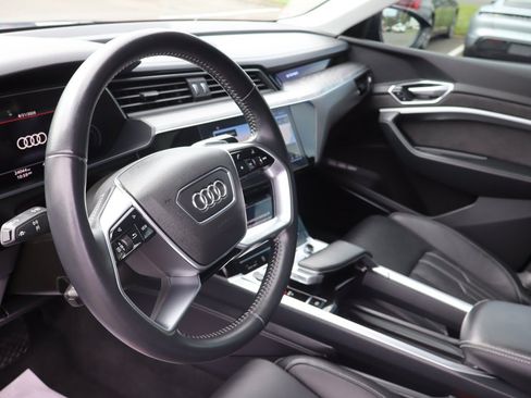 Used 2021 Audi e-tron Prestige w/ Prestige Package AWD/4WD image 12