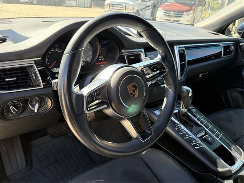Used 2016 Porsche Macan S image 14