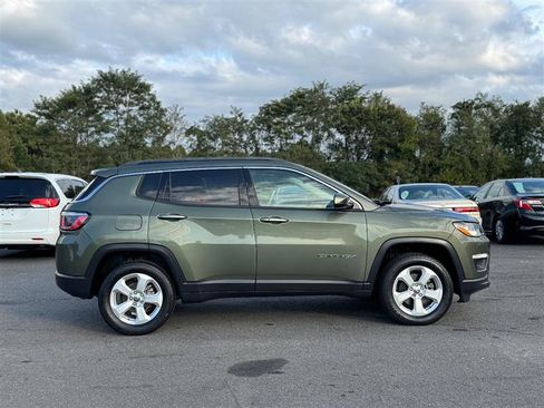 Used 2018 Jeep Compass Latitude w/ Popular Equipment Group image 3
