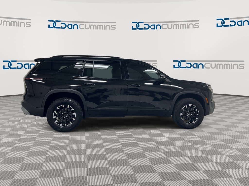 Used 2025 Chevrolet Traverse Z71 w/ Enhanced Driving Package AWD/4WD image 9