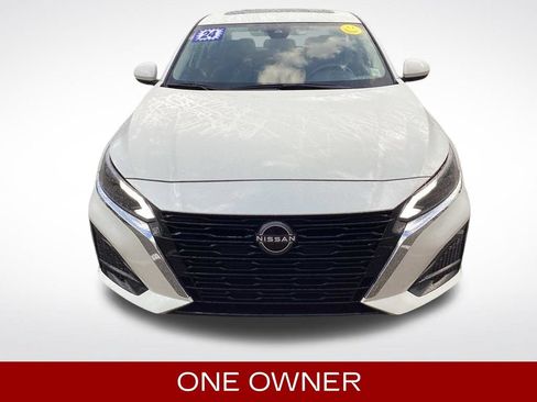 Used 2024 Nissan Altima 2.5 SV w/ SV Premium Package FWD image 2
