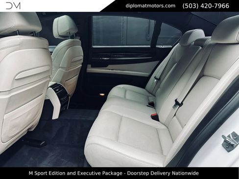 Used 2015 BMW 750Li xDrive AWD/4WD image 23