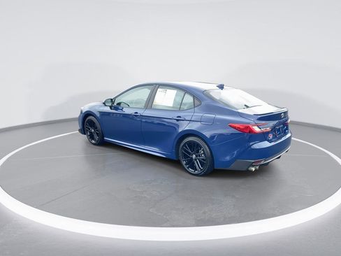 Used 2025 Toyota Camry SE image 6