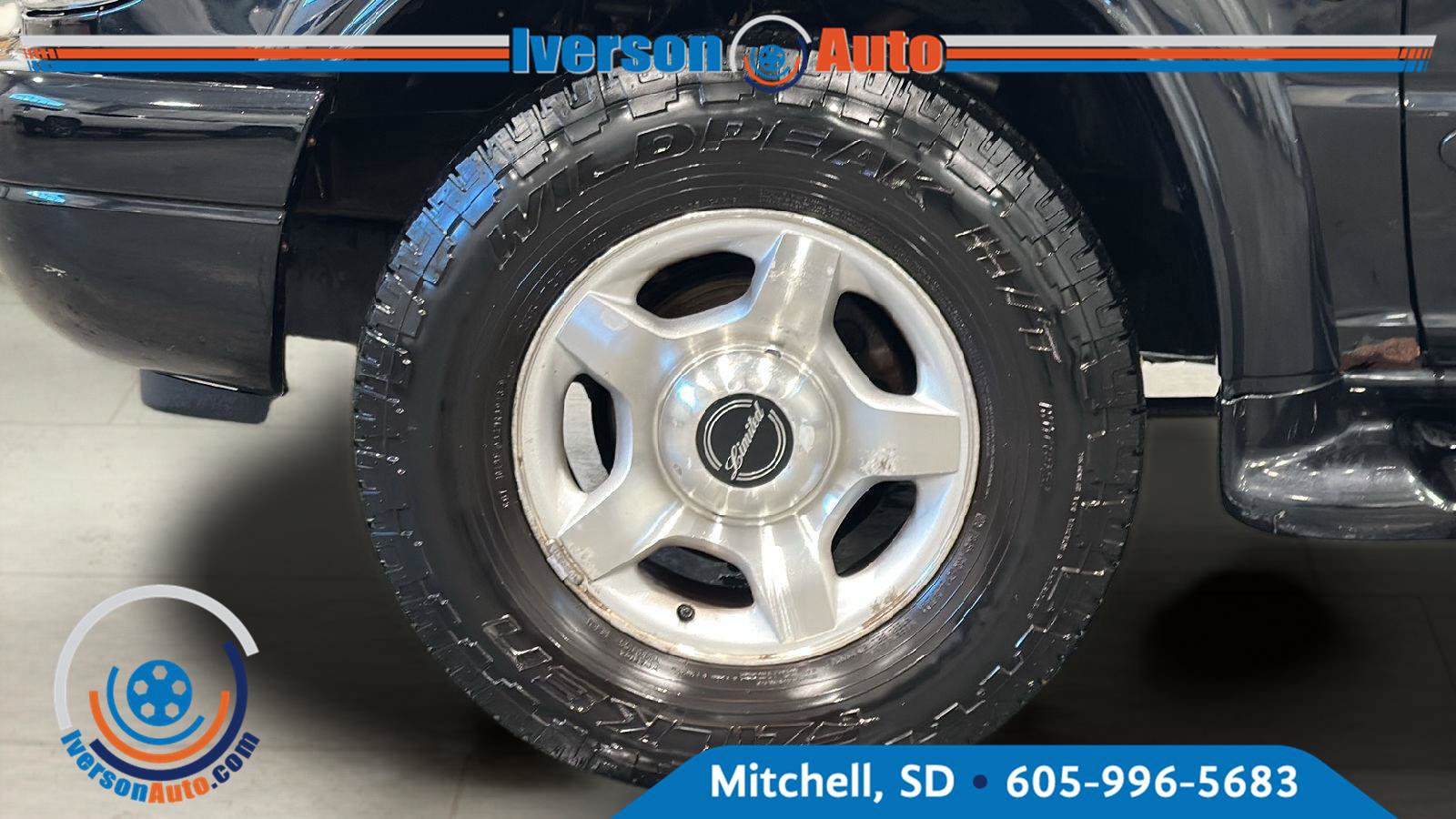Used 2000 Ford Explorer Limited AWD/4WD image 9