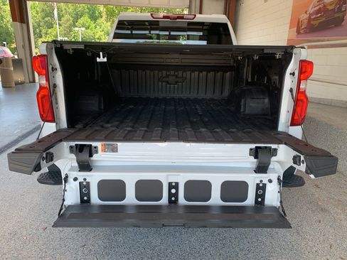 Used 2026 Chevrolet Silverado 1500 High Country AWD/4WD image 8