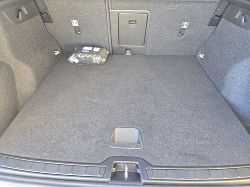 Certified 2025 Volvo XC40 B5 Core w/ Protection Package Premier image 42