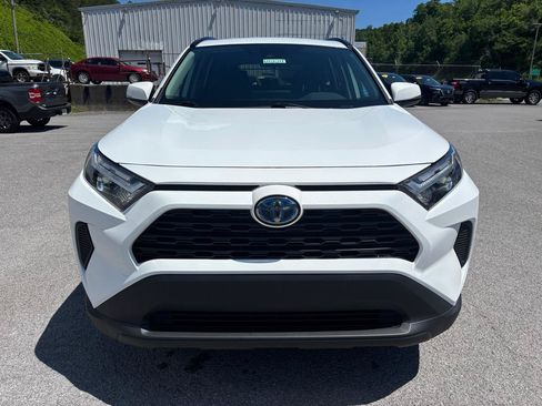 Used 2024 Toyota RAV4 LE AWD/4WD image 7