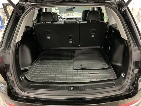 Used 2023 Jeep Grand Cherokee Limited w/ Luxury Tech Group II image 21