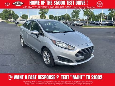 Used 2015 Ford Fiesta SE image 1