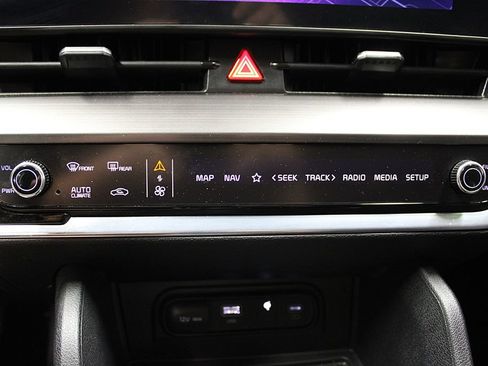 Used 2024 Kia Sportage EX AWD/4WD image 20