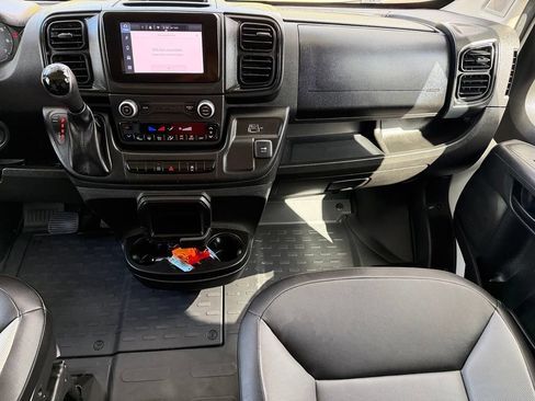 Used 2024 RAM ProMaster 2500 w/ Convenience Group FWD image 16