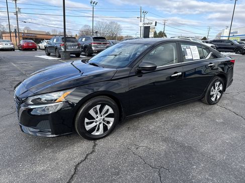 Used 2024 Nissan Altima 2.5 S image 5