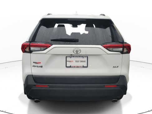 Used 2025 Toyota RAV4 XLE image 5