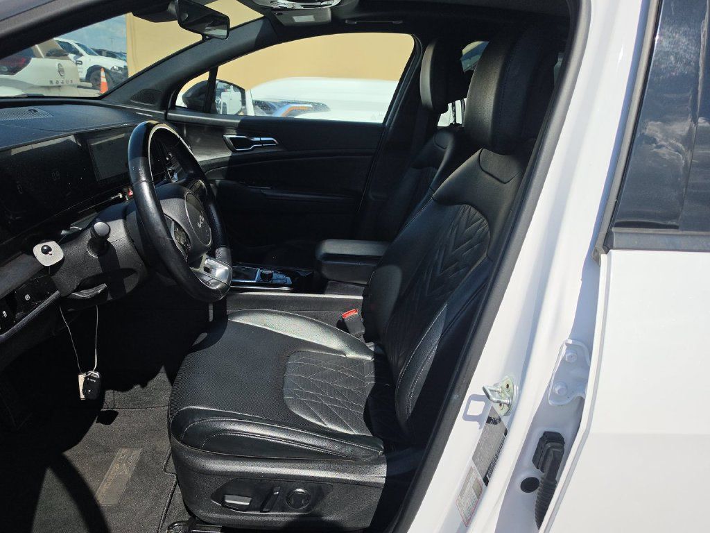 Used 2023 Kia Sportage X-Line w/ X-Line Premium Package AWD/4WD image 5