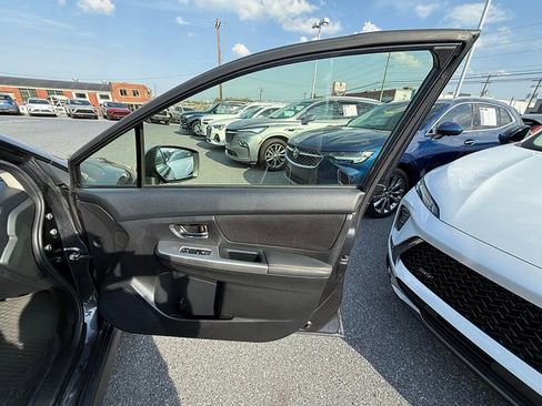 Used 2017 Subaru Crosstrek 2.0i Premium image 16