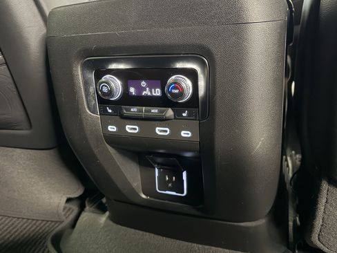 Used 2023 GMC Yukon Denali Ultimate image 29