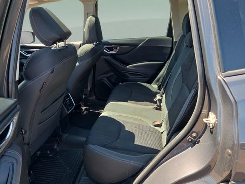 Used 2021 Subaru Forester Premium AWD/4WD image 11