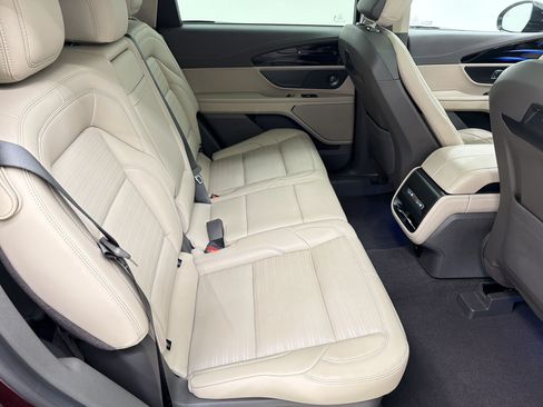Used 2025 Lincoln Nautilus Reserve AWD/4WD image 27