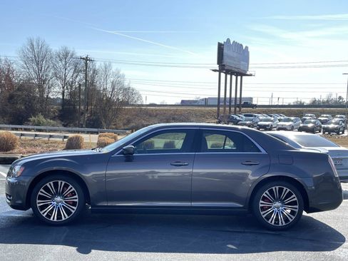 Used 2013 Chrysler 300 S image 4